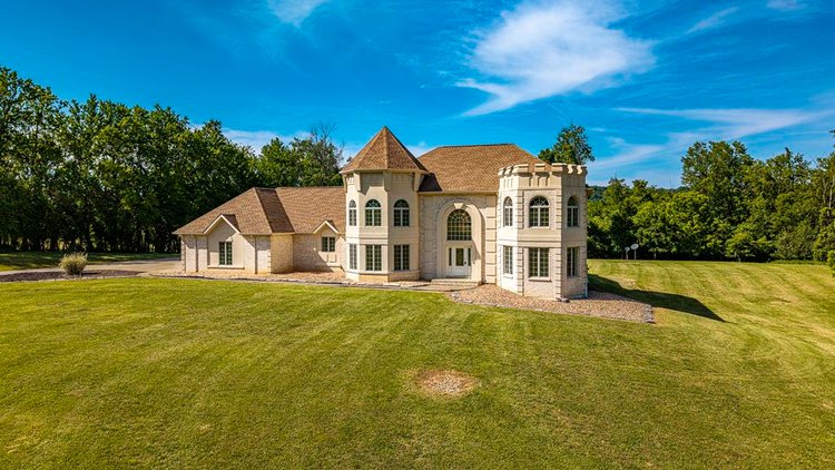 Image for Luxury 5 Bedroom Estate on 52 Acres with Pool & Heated Workshop in Greene County