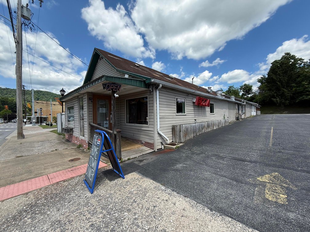 Image for Prime Restaurant Opportunity in the Heart of Summersville