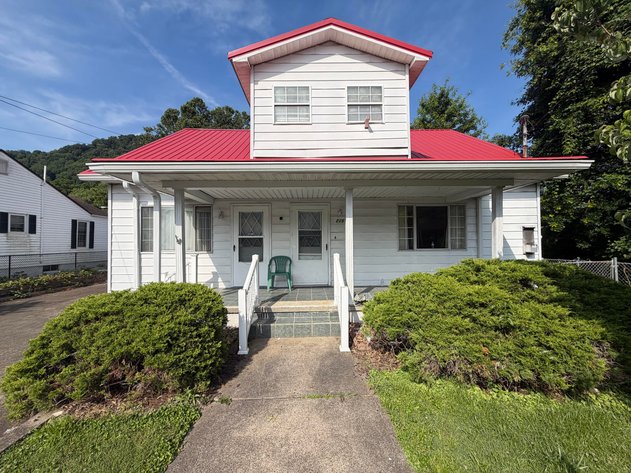 Image for Spacious 5 Bedroom Riverfront Home in Kanawha County