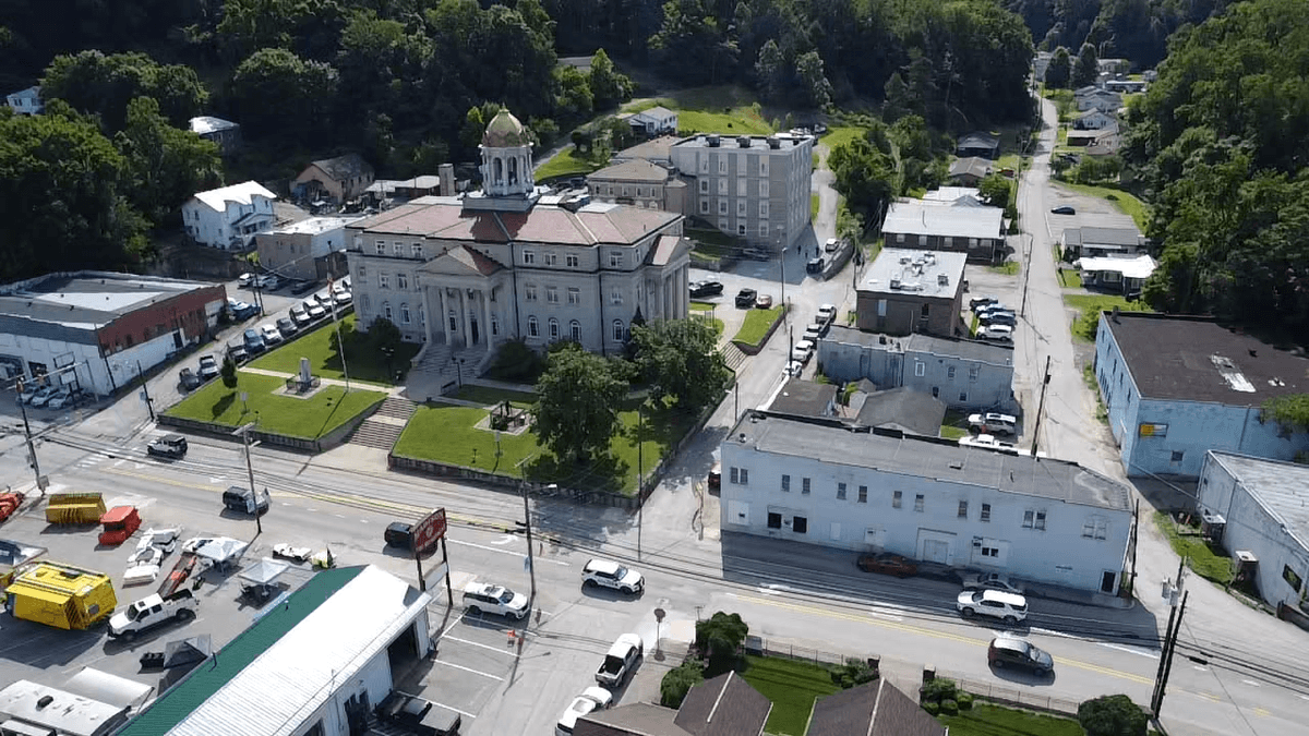 Image for Mixed-Use Building in Growing Boone County Market