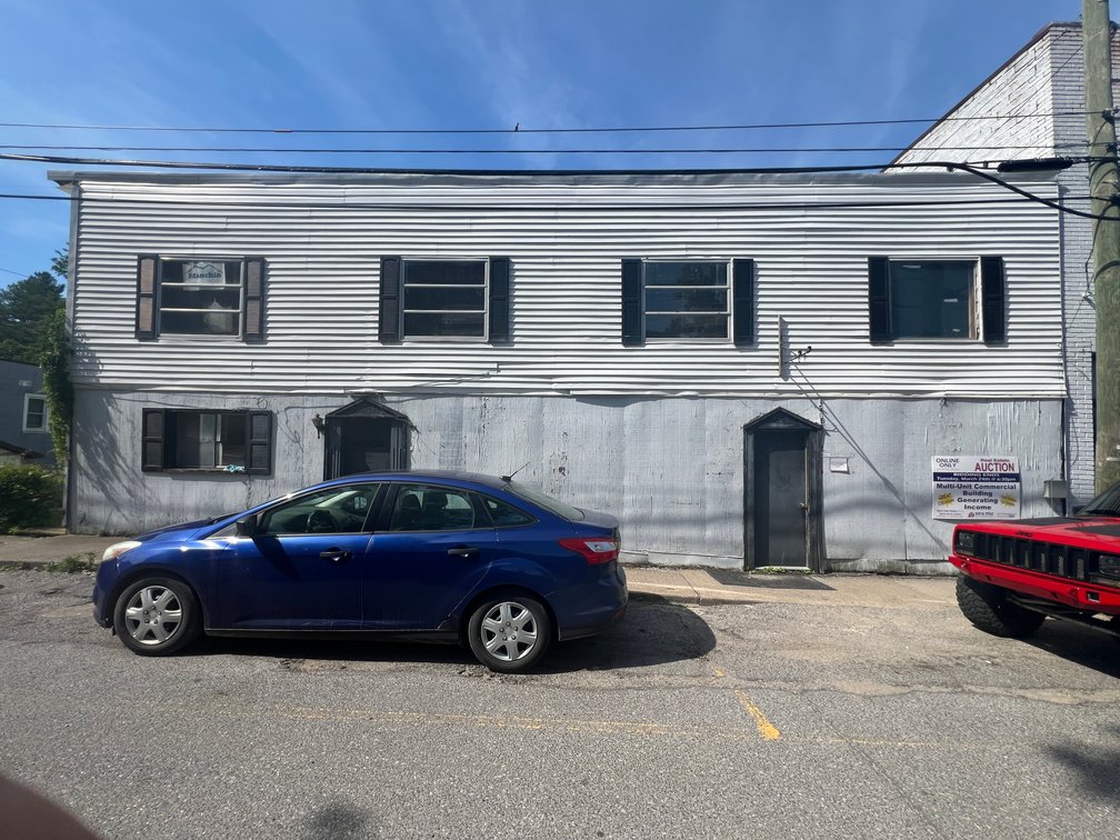 Image for Mixed-Use Building in Growing Boone County Market