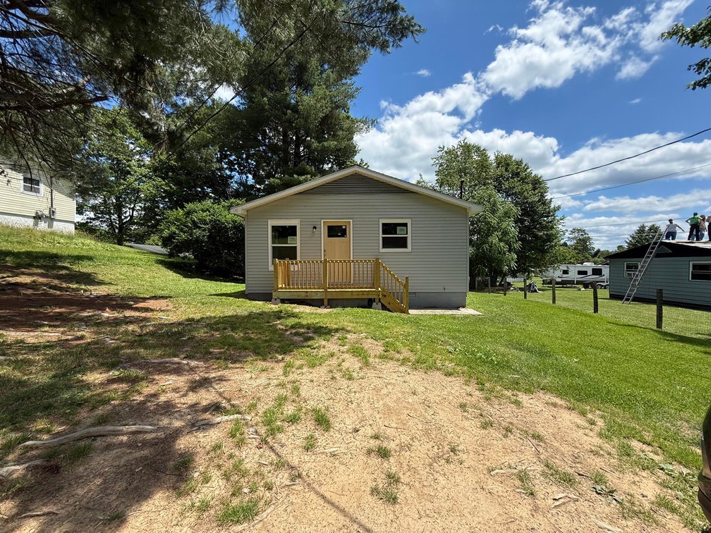 Image for Newly Remodeled 3 Bedroom Home in Nicholas County