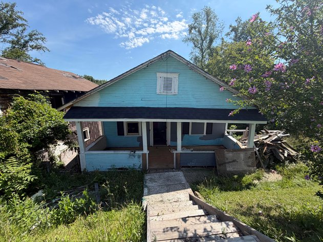 Image for Charleston 3 Bedroom Renovation Opportunity Selling to the Highest Bidder