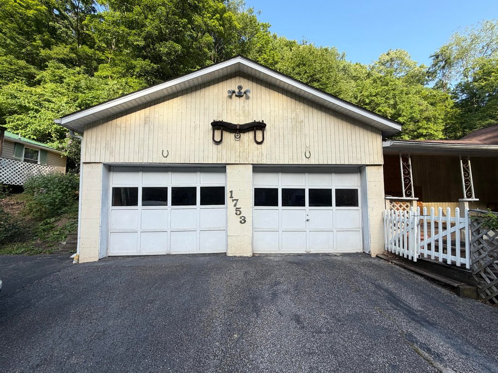 Image for 3 Bedroom Home on Nearly 2 Acres in Charleston