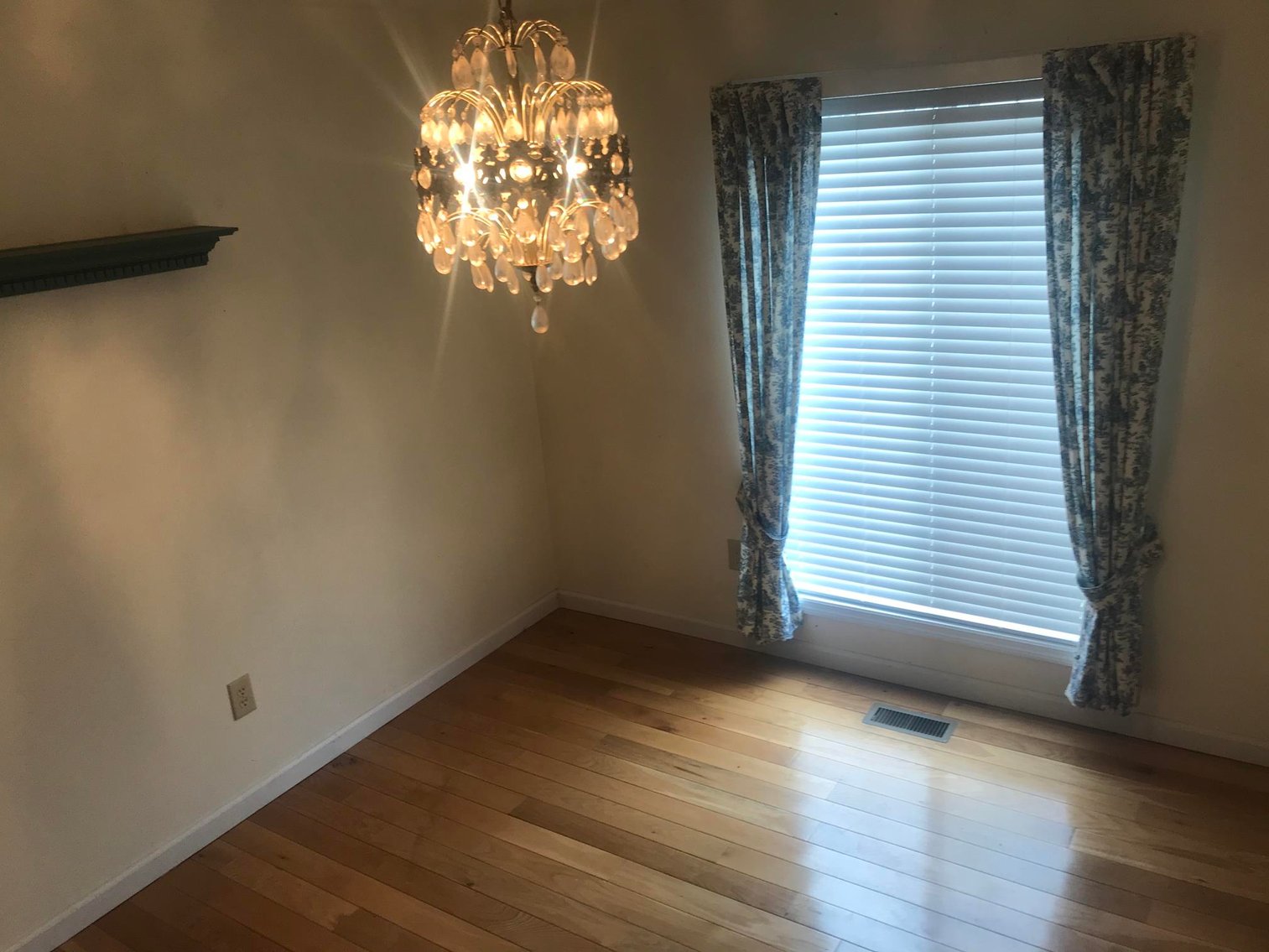 Image for SOLD - 5 Bedroom Home in Williamson