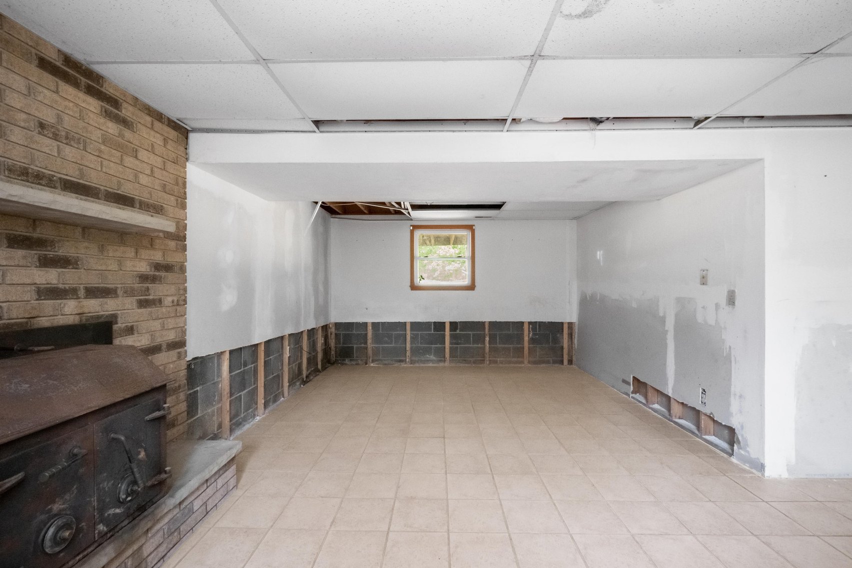 Image for SOLD $69,300 - 4 Bedroom on 1.7 Acres in Clendenin Selling to the Highest Bidder