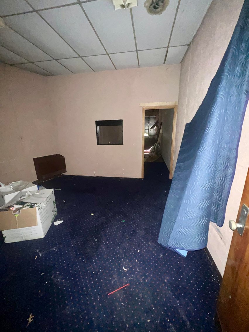 Image for SOLD $182,600 - Nearly 94,000 sqft. Commercial Building in Nitro