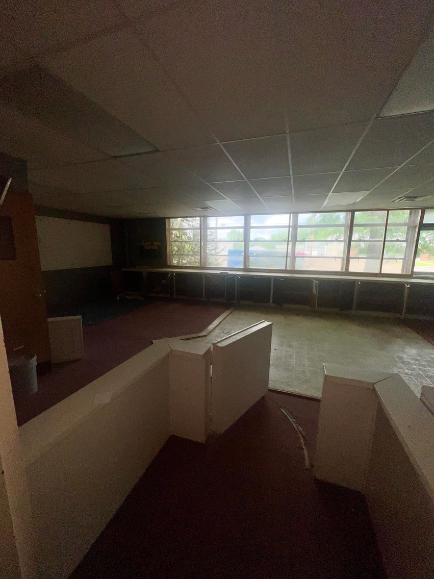 Image for SOLD $182,600 - Nearly 94,000 sqft. Commercial Building in Nitro