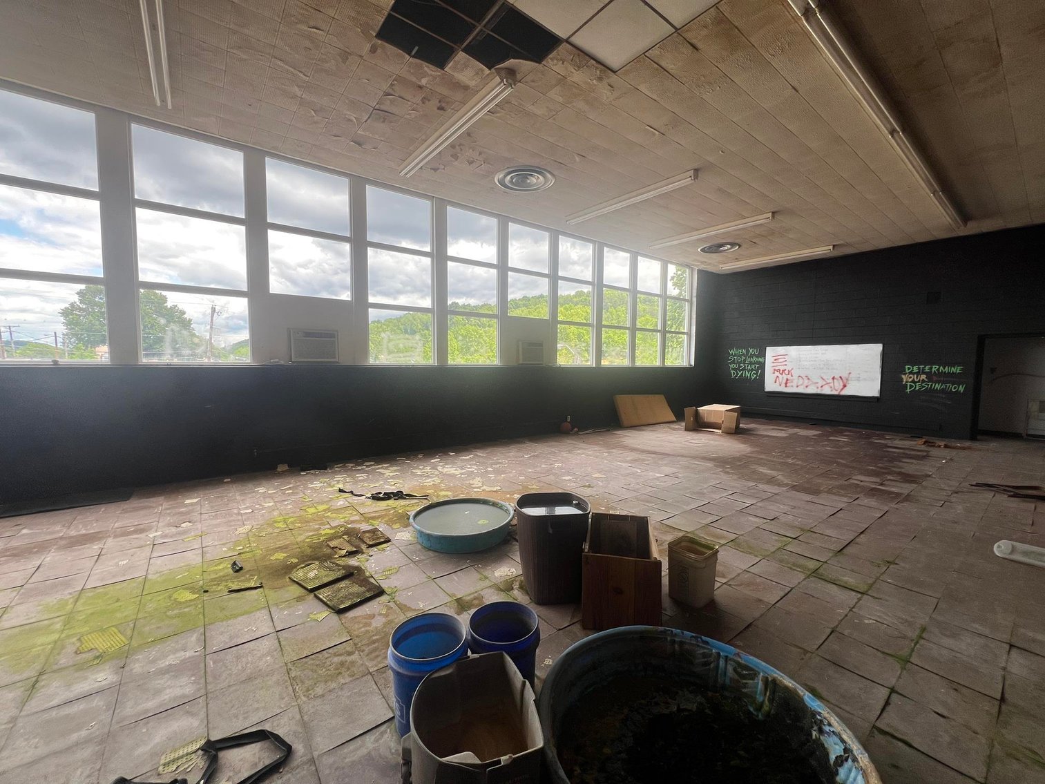 Image for SOLD $182,600 - Nearly 94,000 sqft. Commercial Building in Nitro