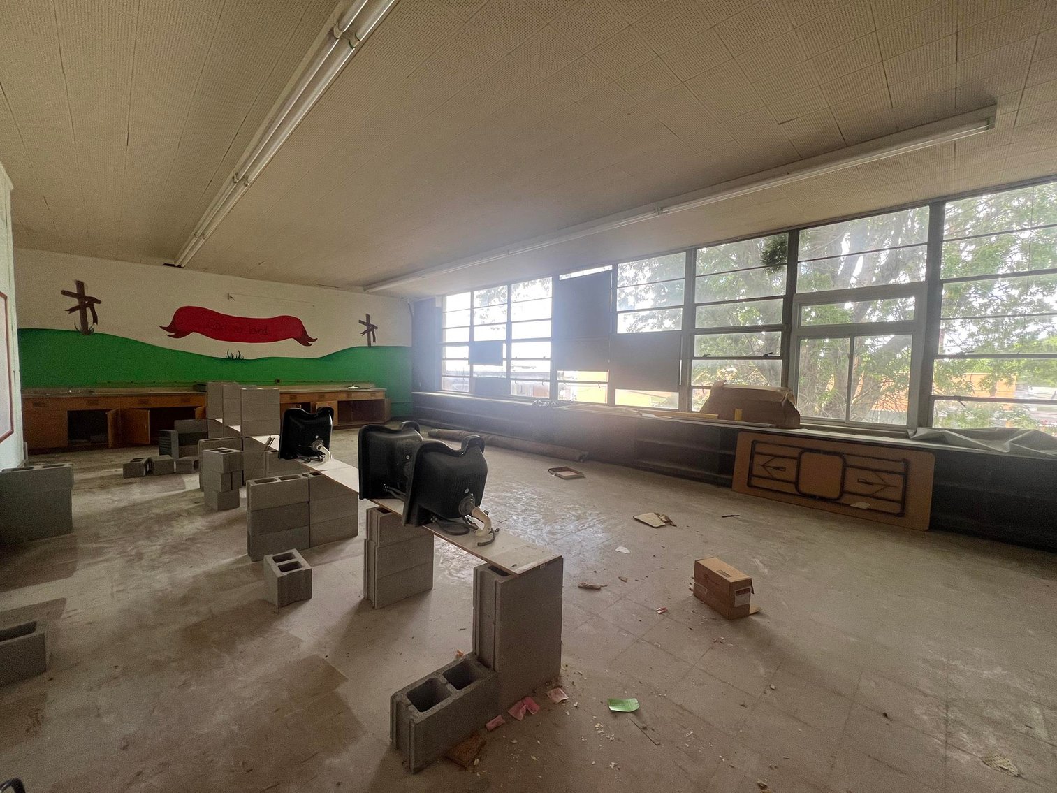 Image for SOLD $182,600 - Nearly 94,000 sqft. Commercial Building in Nitro