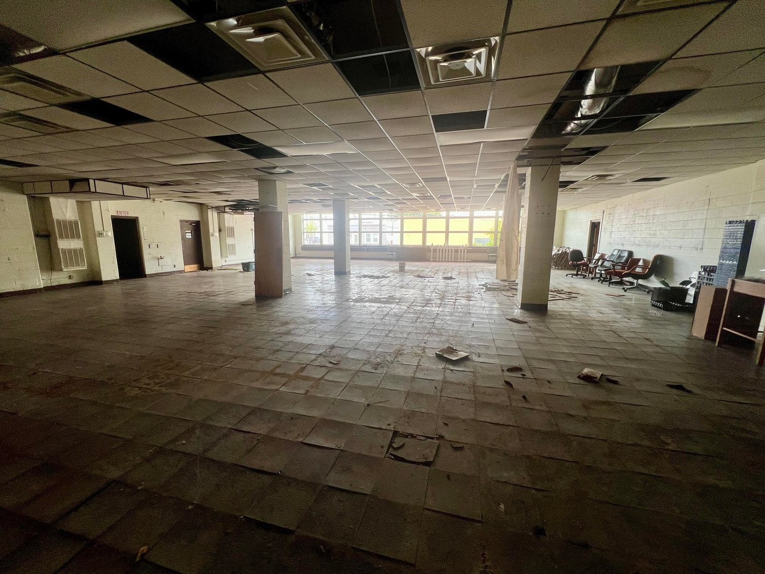 Image for SOLD $182,600 - Nearly 94,000 sqft. Commercial Building in Nitro