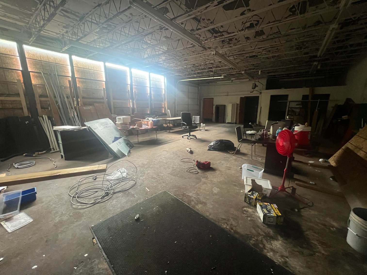 Image for SOLD $182,600 - Nearly 94,000 sqft. Commercial Building in Nitro