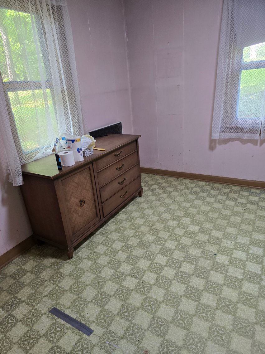 Image for SOLD $126,500 - 2 Bedroom Home on 1.5 Acres in Fairmont