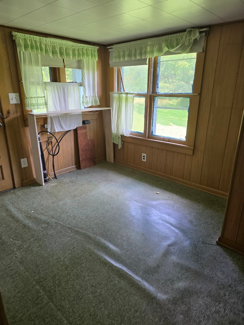 Image for SOLD $126,500 - 2 Bedroom Home on 1.5 Acres in Fairmont