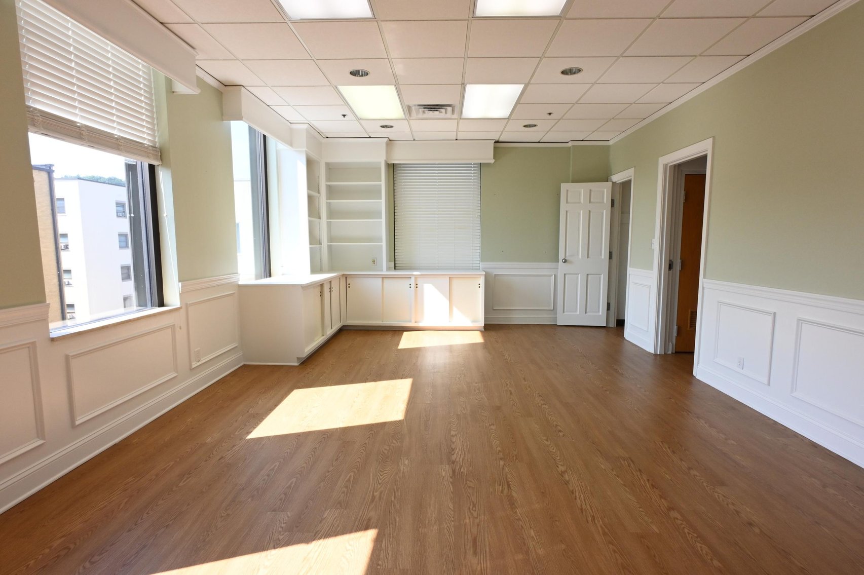 Image for Impressive 4-Story Office Building in Downtown Charleston