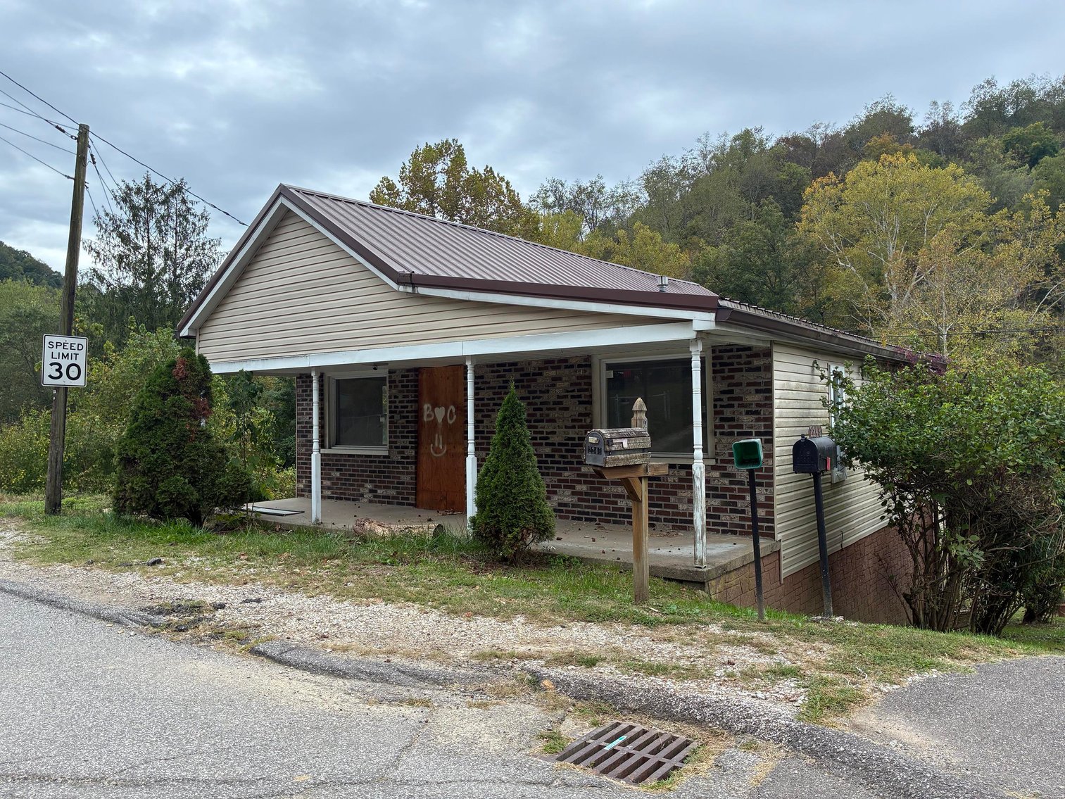 Image for SOLD - 2 Bedroom in Charleston Selling to the Highest Bidder