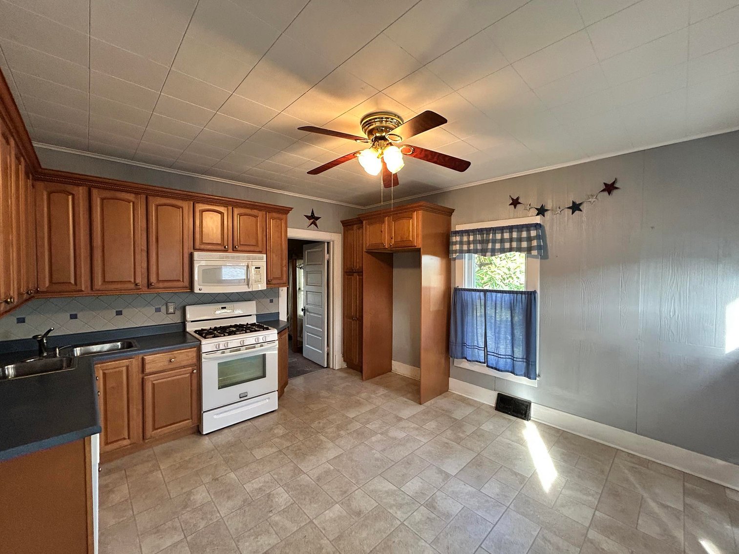 Image for SOLD $134,200 - 3 Bedroom on Nearly an Acre in Washington Selling to the Highest Bidder