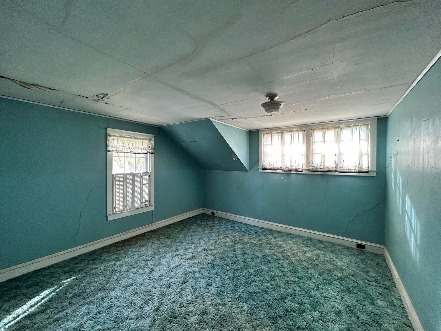 Image for SOLD $134,200 - 3 Bedroom on Nearly an Acre in Washington Selling to the Highest Bidder