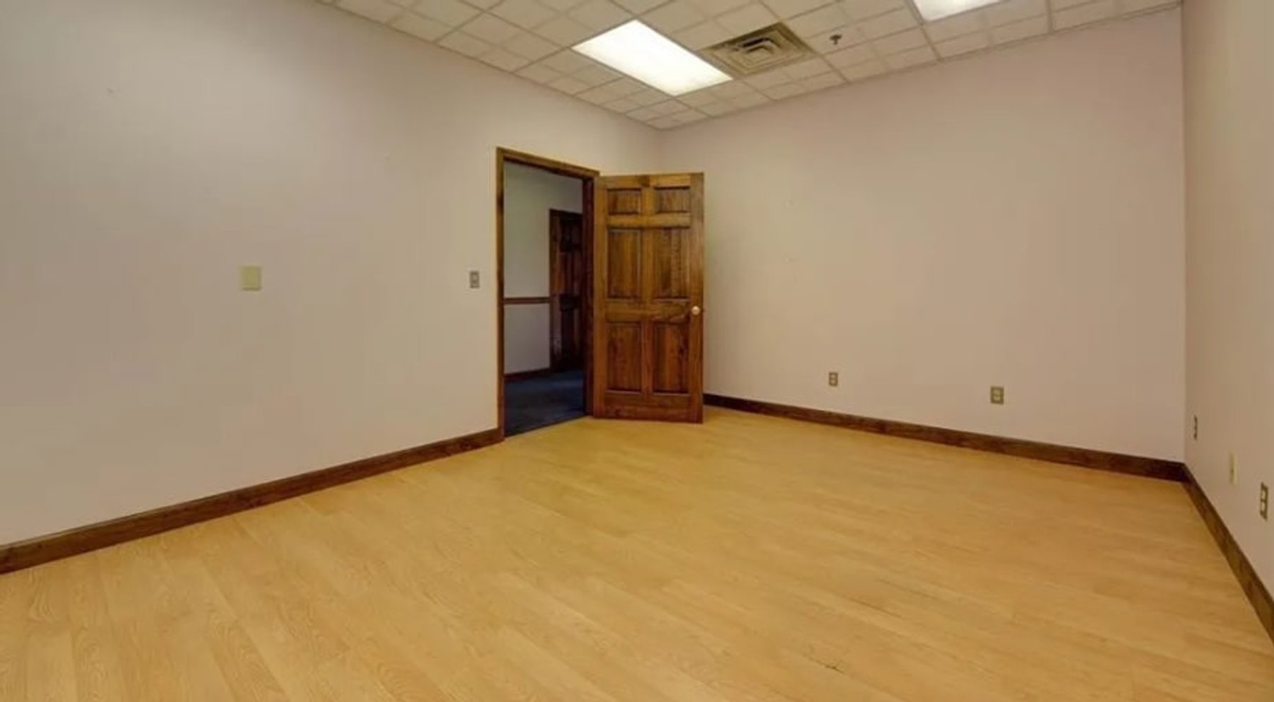 Image for SOLD $374,000 - Prime Downtown Charleston Commercial Building