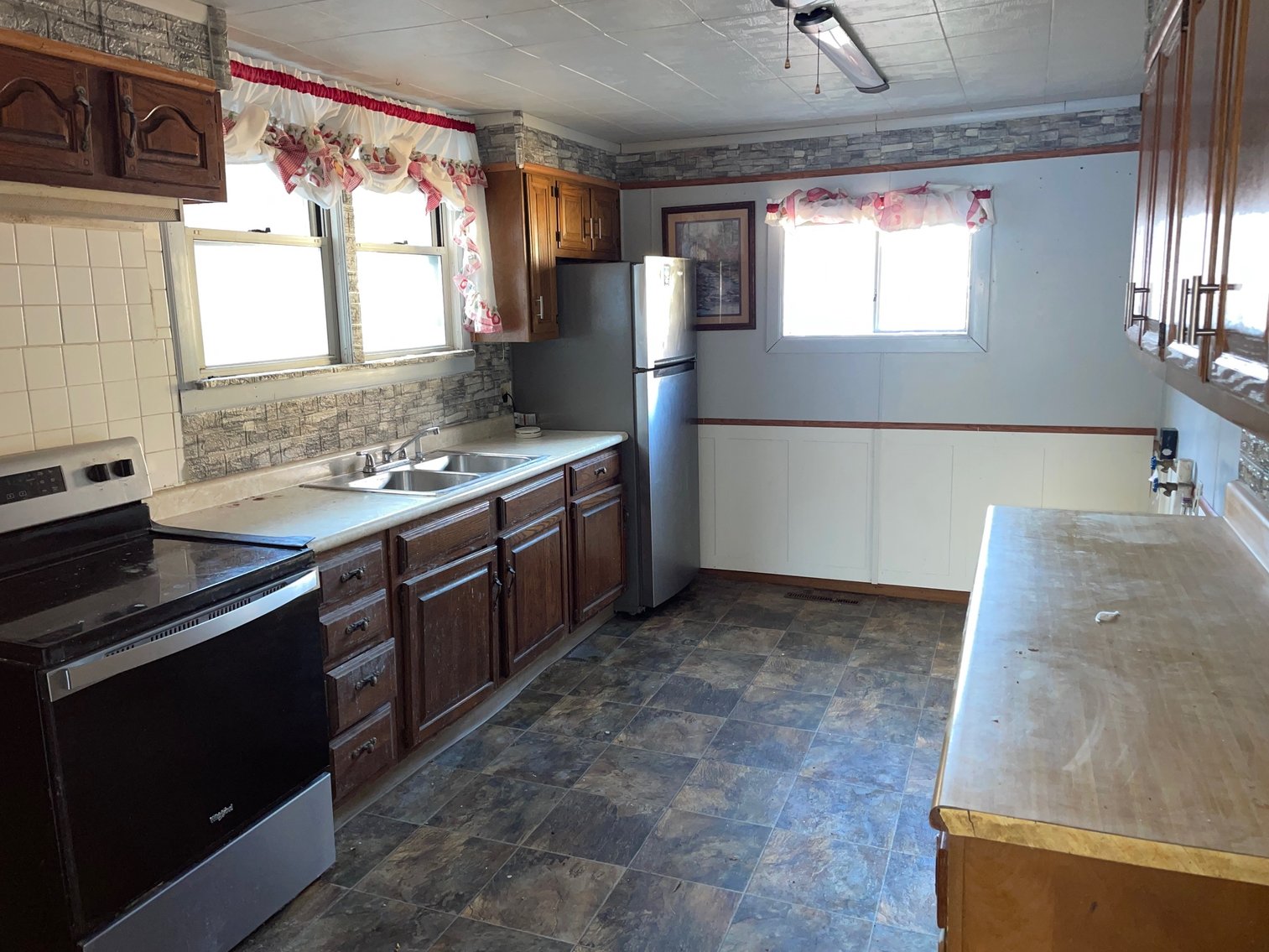 Image for SOLD $29,150 - 3 Bedroom with a Full Basement in Charleston Selling to the Highest Bidder