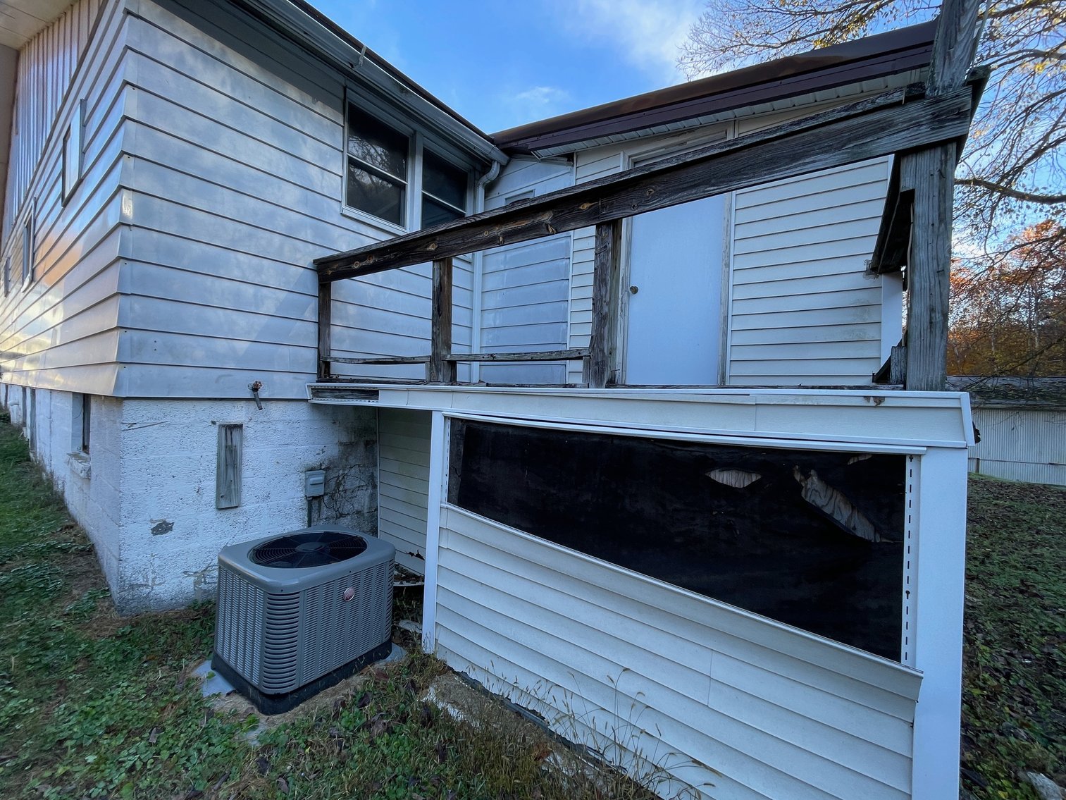 Image for SOLD $29,150 - 3 Bedroom with a Full Basement in Charleston Selling to the Highest Bidder