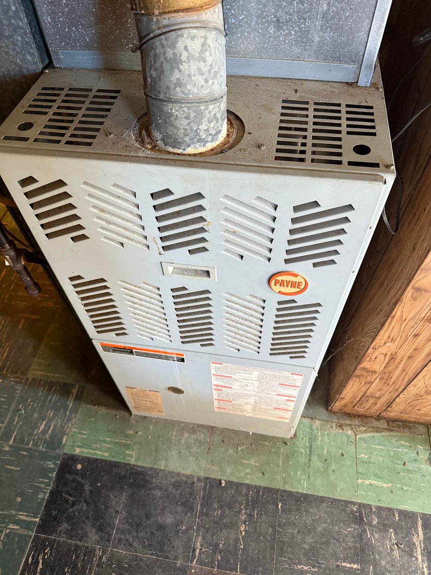 Image for SOLD $33,000 - 3 Bedroom Near Downtown Charleston