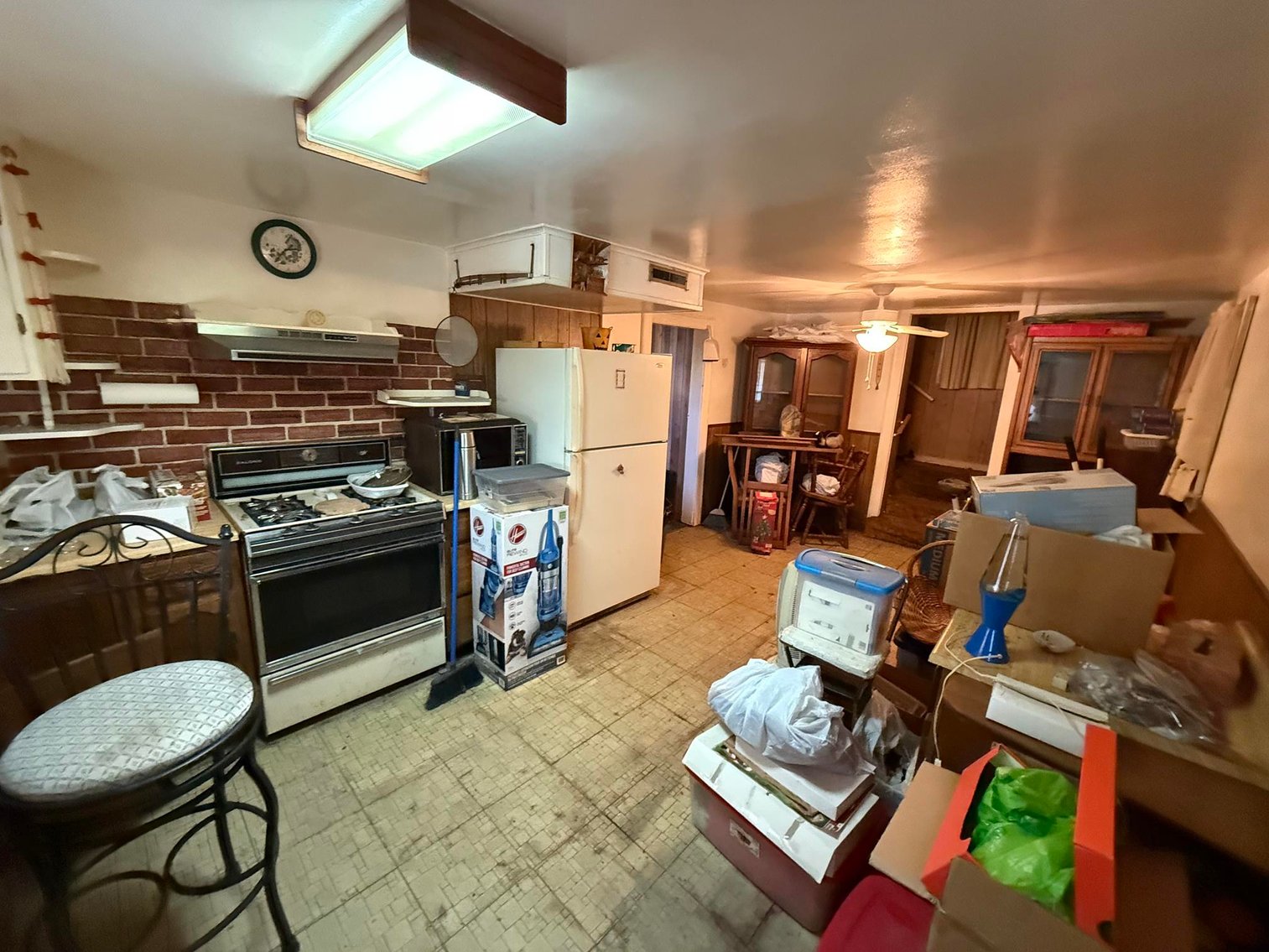 Image for SOLD $33,000 - 3 Bedroom Near Downtown Charleston