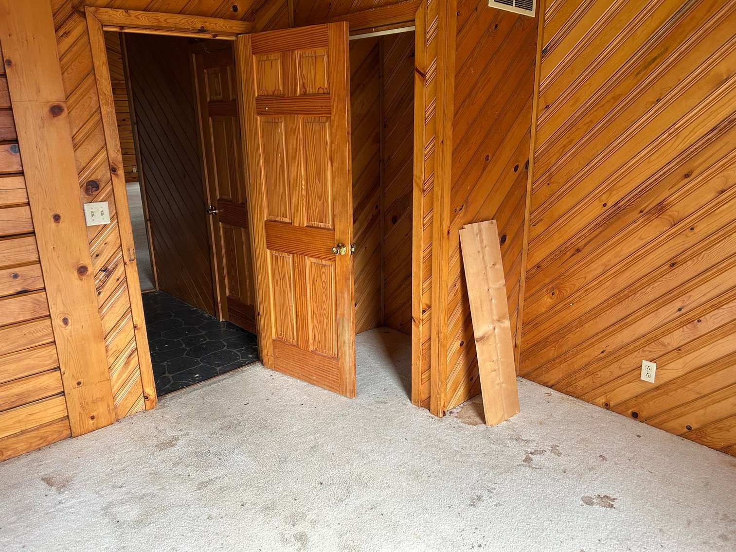 Image for SOLD $101,200 - Log Home on Over Half an Acre in Kingwood