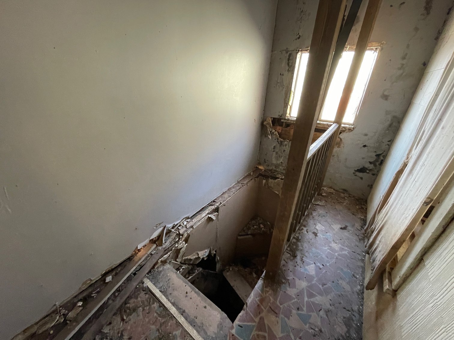 Image for SOLD - 1.5 story Home in Charleston Selling to the Highest Bidder