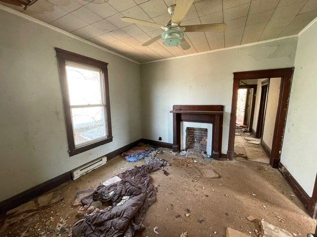 Image for SOLD - 1.5 story Home in Charleston Selling to the Highest Bidder