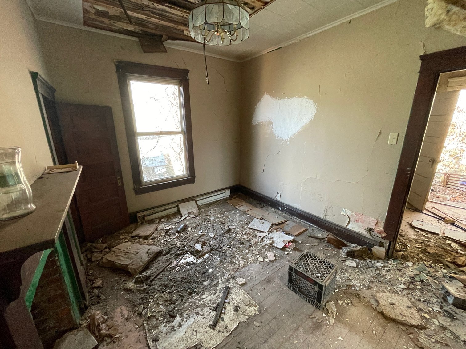 Image for SOLD - 1.5 story Home in Charleston Selling to the Highest Bidder