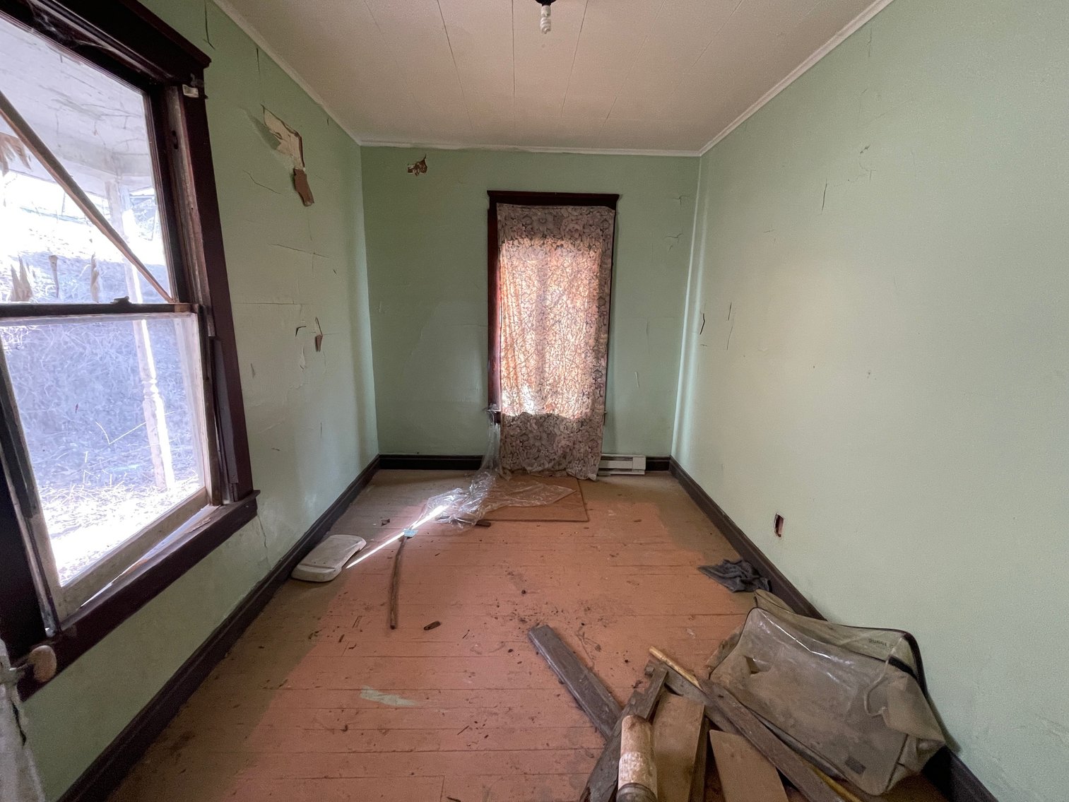 Image for SOLD - 1.5 story Home in Charleston Selling to the Highest Bidder