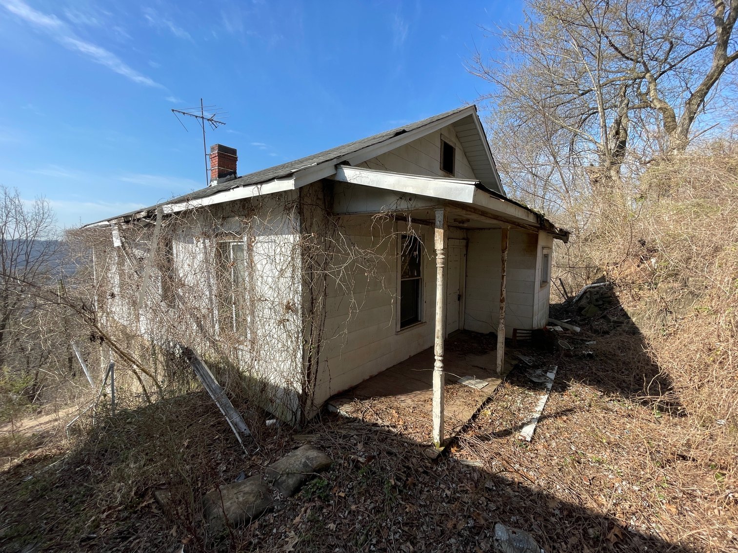 Image for SOLD - 1.5 story Home in Charleston Selling to the Highest Bidder