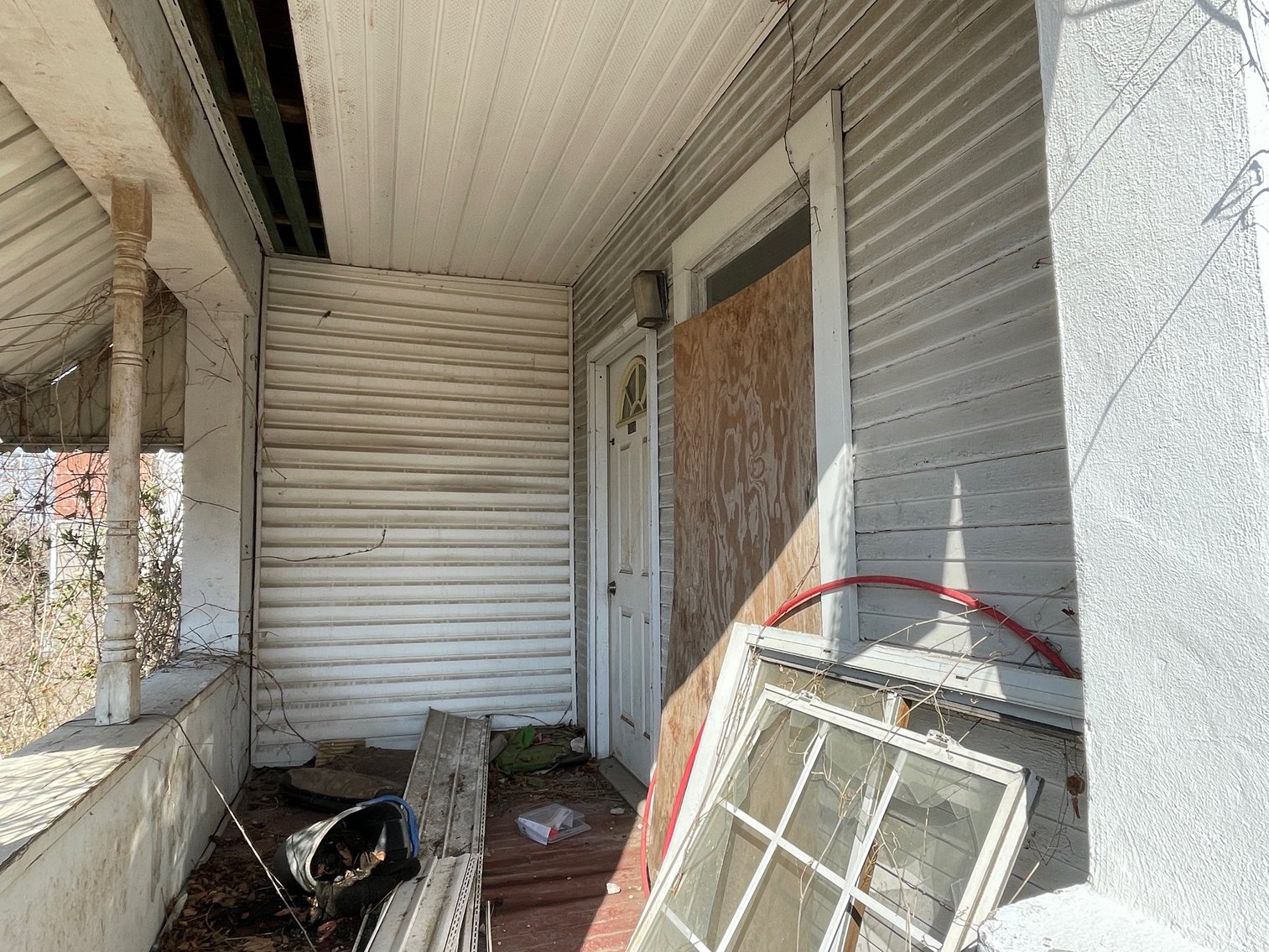 Image for SOLD - 1.5 story Home in Charleston Selling to the Highest Bidder