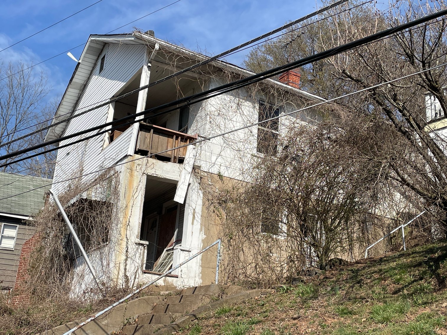 Image for SOLD - 1.5 story Home in Charleston Selling to the Highest Bidder