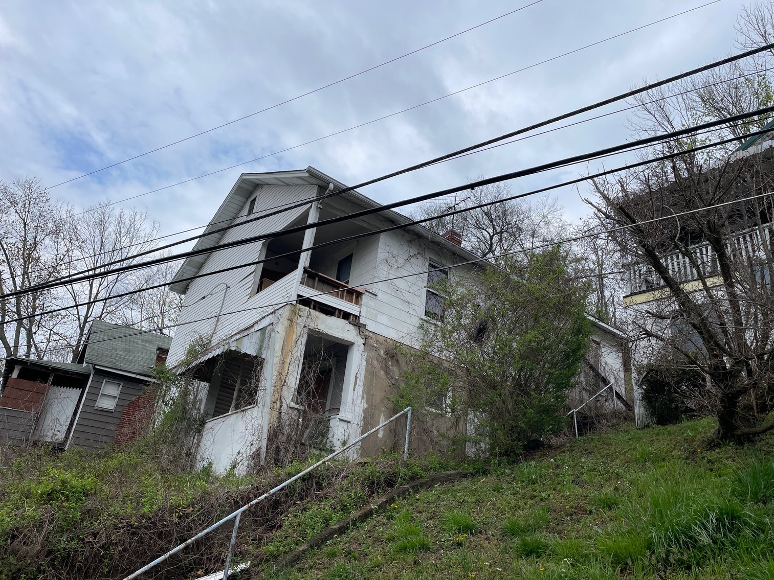 Image for SOLD - 1.5 story Home in Charleston Selling to the Highest Bidder