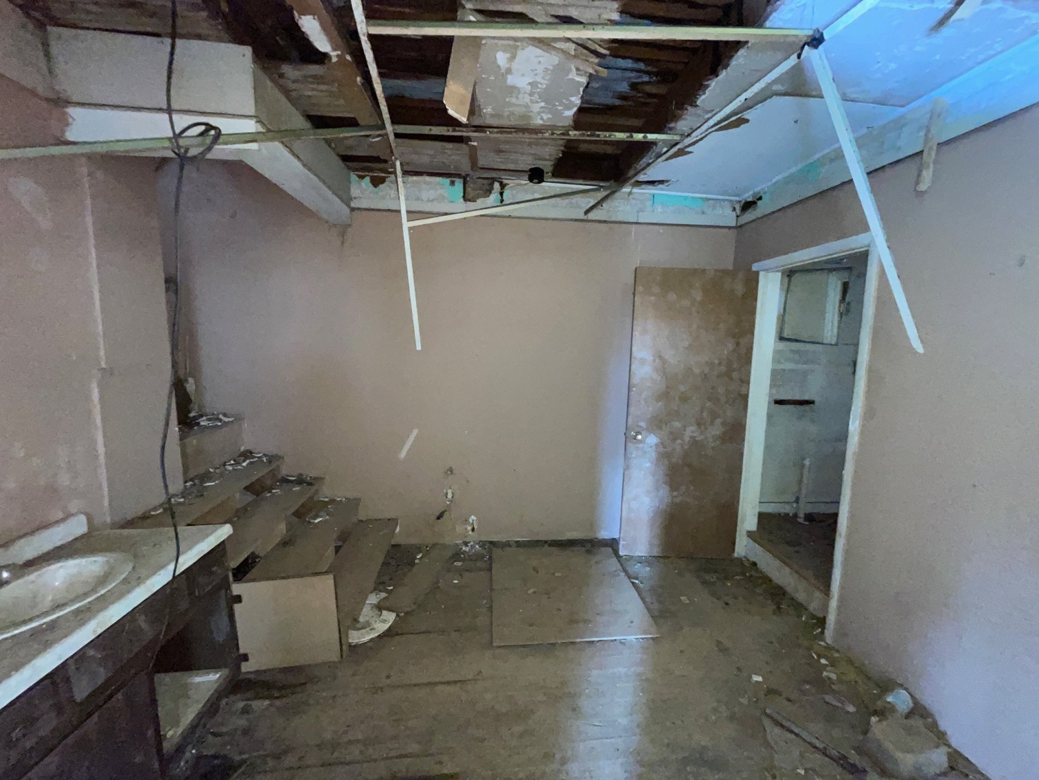 Image for SOLD - 1.5 story Home in Charleston Selling to the Highest Bidder