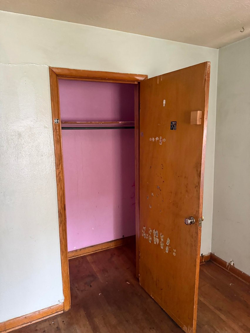 Image for SOLD $20,075 - Commercial Building w/ Apartment in Charleston Selling to the Highest Bidder