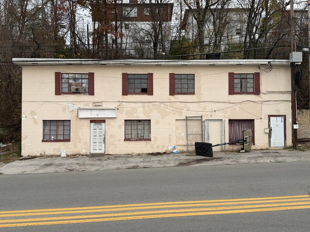 Image for SOLD $20,075 - Commercial Building w/ Apartment in Charleston Selling to the Highest Bidder