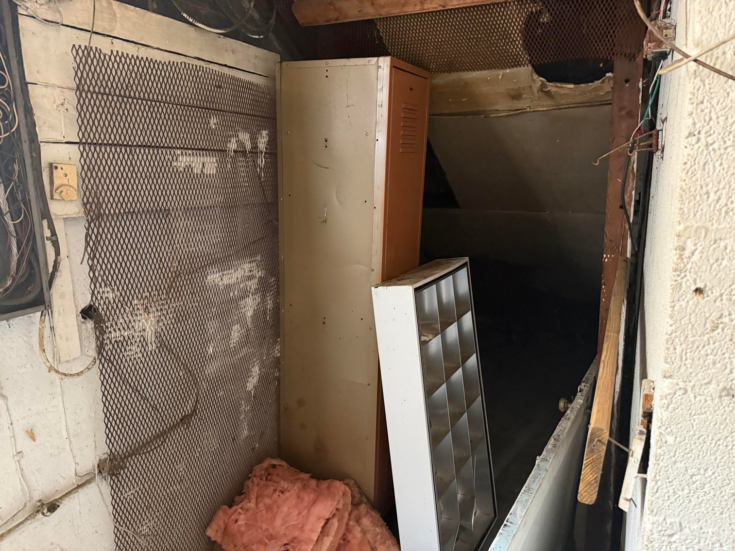 Image for SOLD $20,075 - Commercial Building w/ Apartment in Charleston Selling to the Highest Bidder