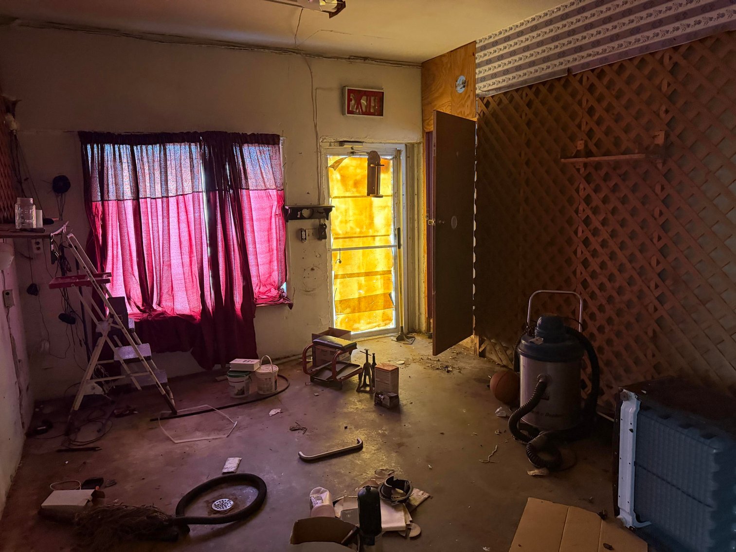 Image for SOLD $20,075 - Commercial Building w/ Apartment in Charleston Selling to the Highest Bidder