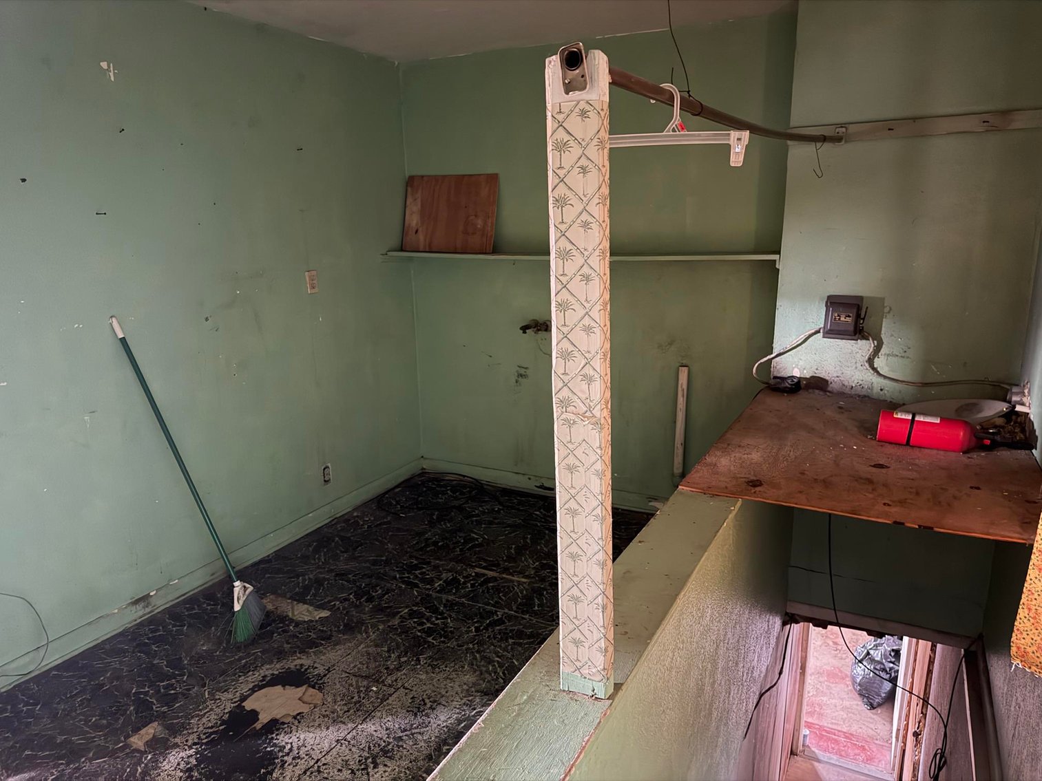 Image for SOLD $20,075 - Commercial Building w/ Apartment in Charleston Selling to the Highest Bidder