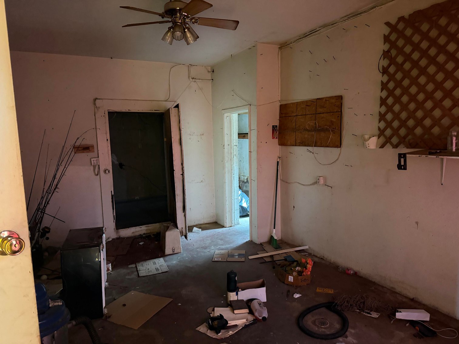 Image for SOLD $20,075 - Commercial Building w/ Apartment in Charleston Selling to the Highest Bidder