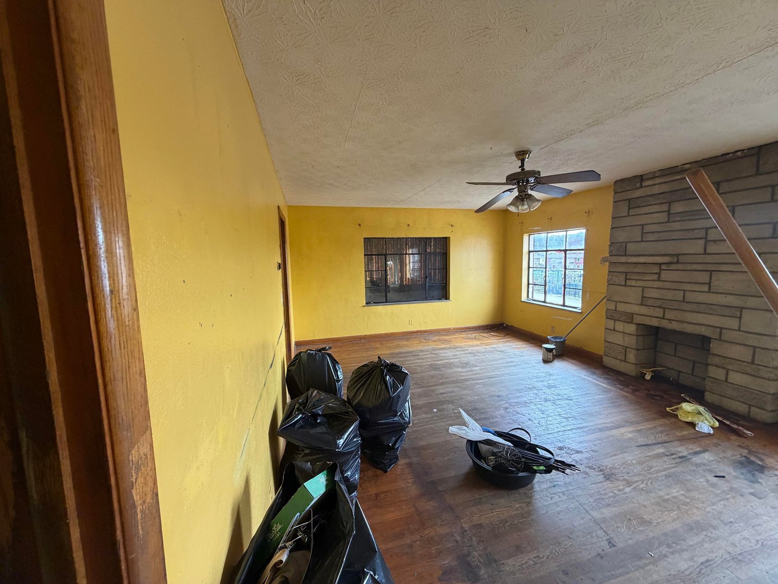 Image for SOLD $20,075 - Commercial Building w/ Apartment in Charleston Selling to the Highest Bidder