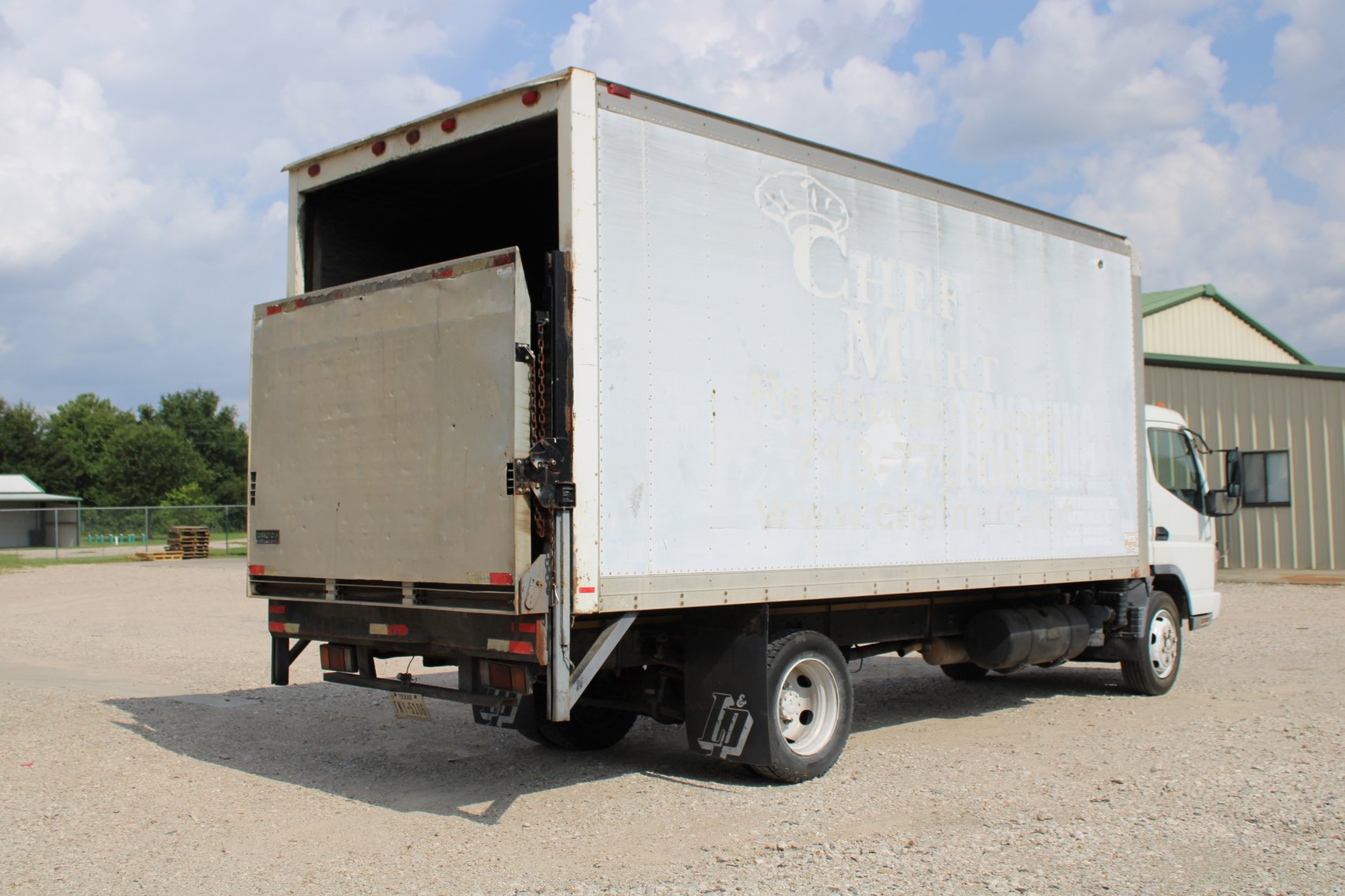 Image for 2007 Mitsubishi Fuso FE85D Box Van - MUST BE TOWED- Tomball, TX