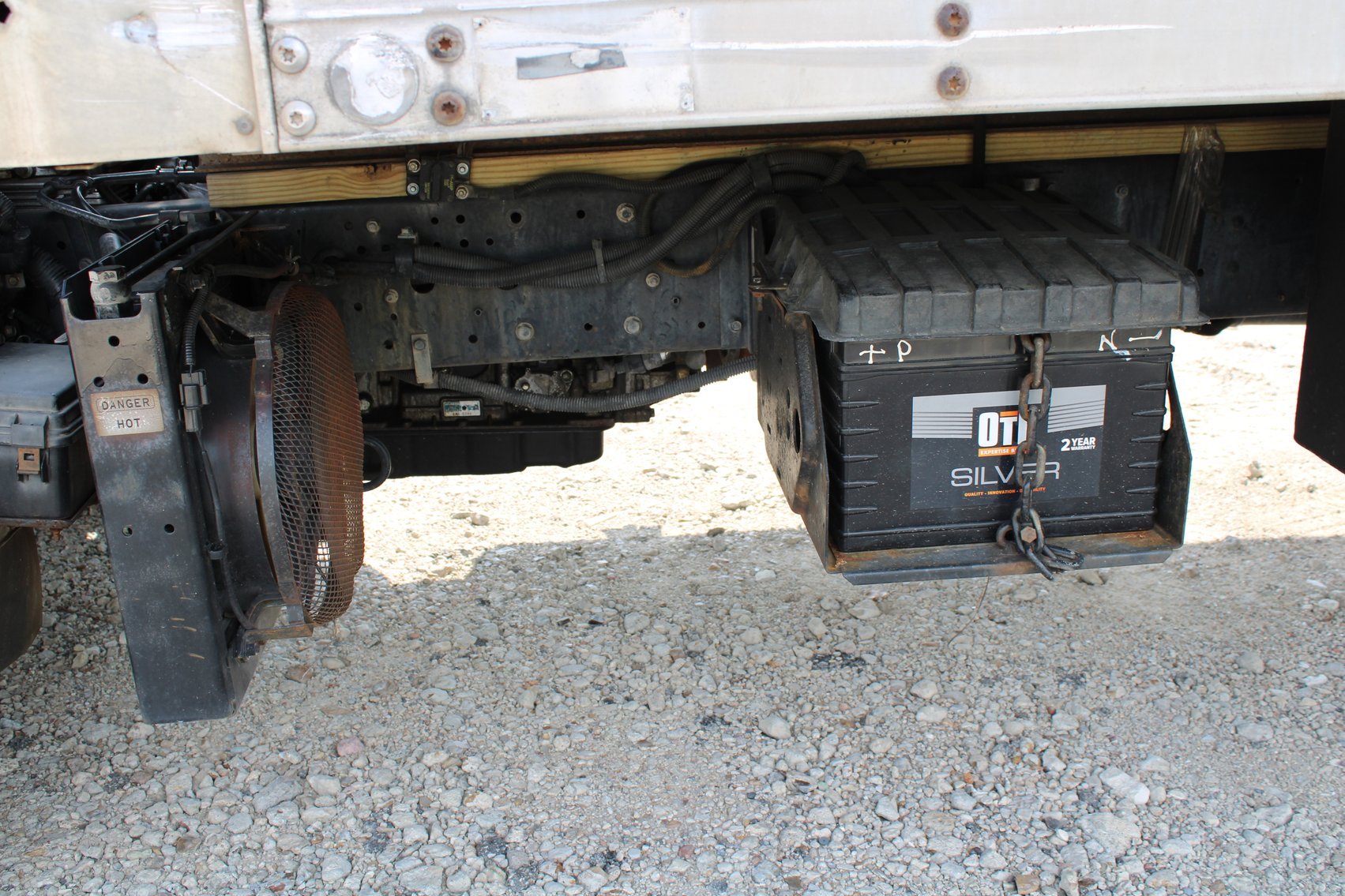 Image for 2007 Mitsubishi Fuso FE85D Box Van - MUST BE TOWED- Tomball, TX