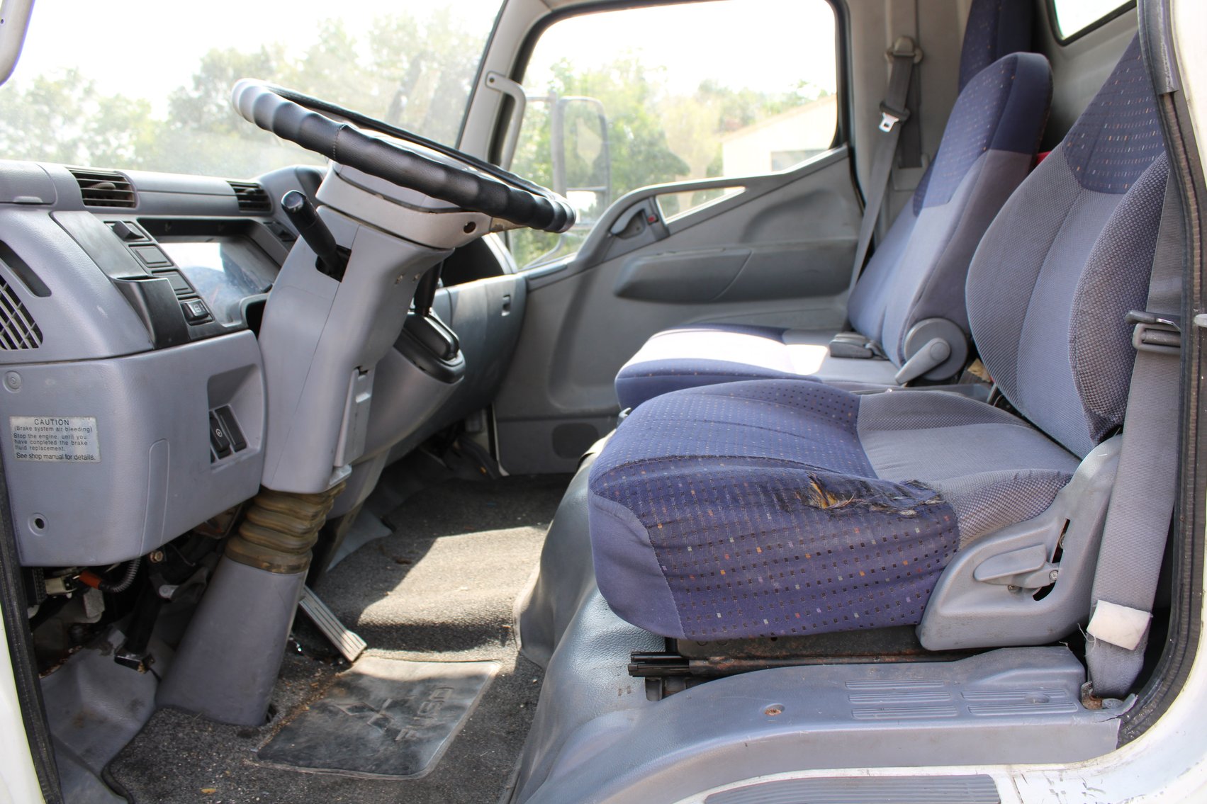 Image for 2007 Mitsubishi Fuso FE85D Box Van - MUST BE TOWED- Tomball, TX