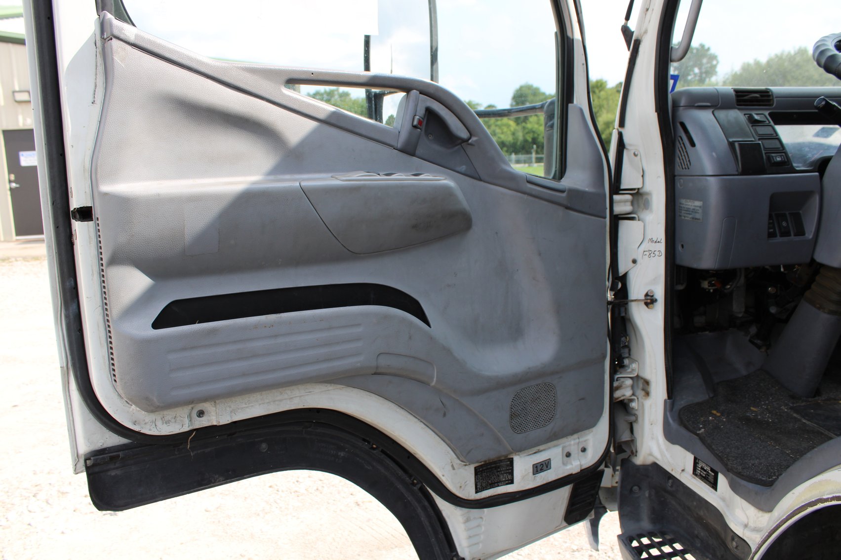 Image for 2007 Mitsubishi Fuso FE85D Box Van - MUST BE TOWED- Tomball, TX