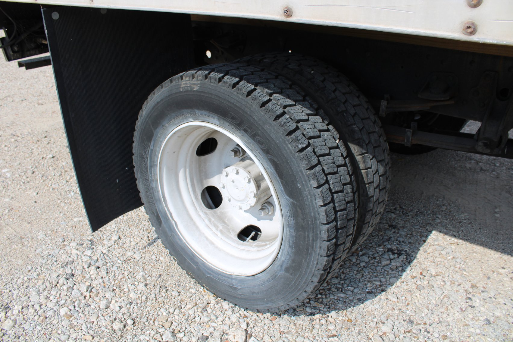 Image for 2007 Mitsubishi Fuso FE85D Box Van - MUST BE TOWED- Tomball, TX