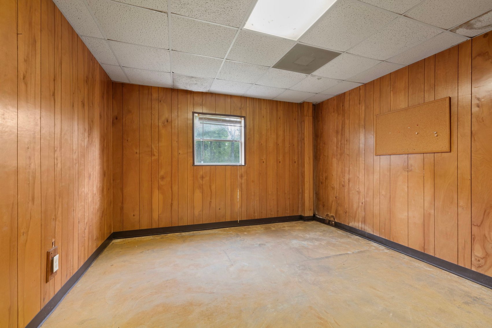 Image for Commercial Property Auction – 29 County Rd 2295, Cleveland, TX 77327